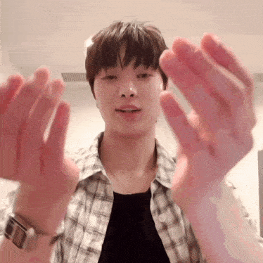 Euijoo Hands Euijoo Meme GIF