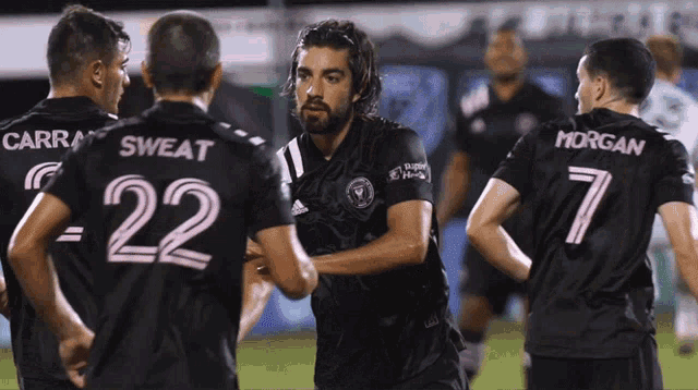 High Five Rodolfo Pizarro GIF