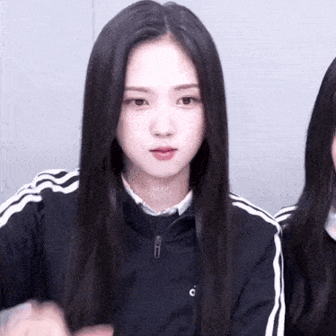 Triples Jiwoo GIF