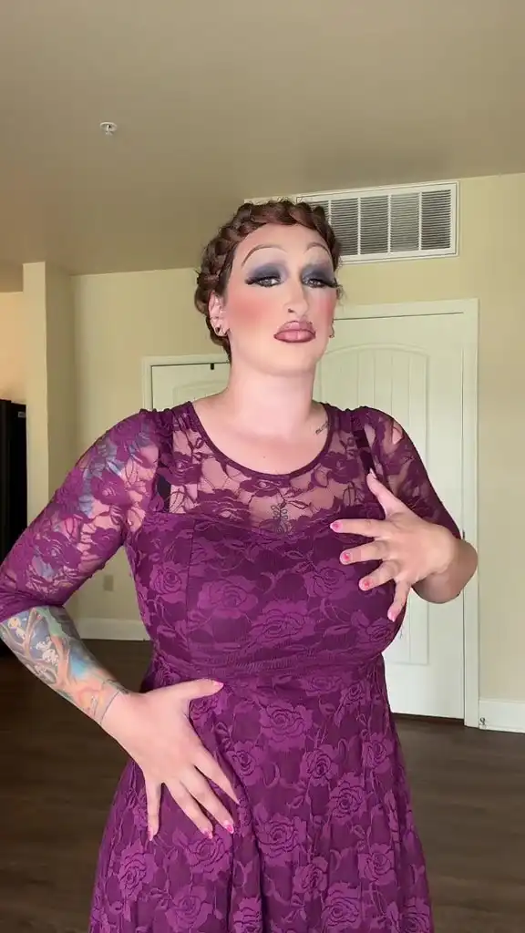 Doris dancing to apples meme