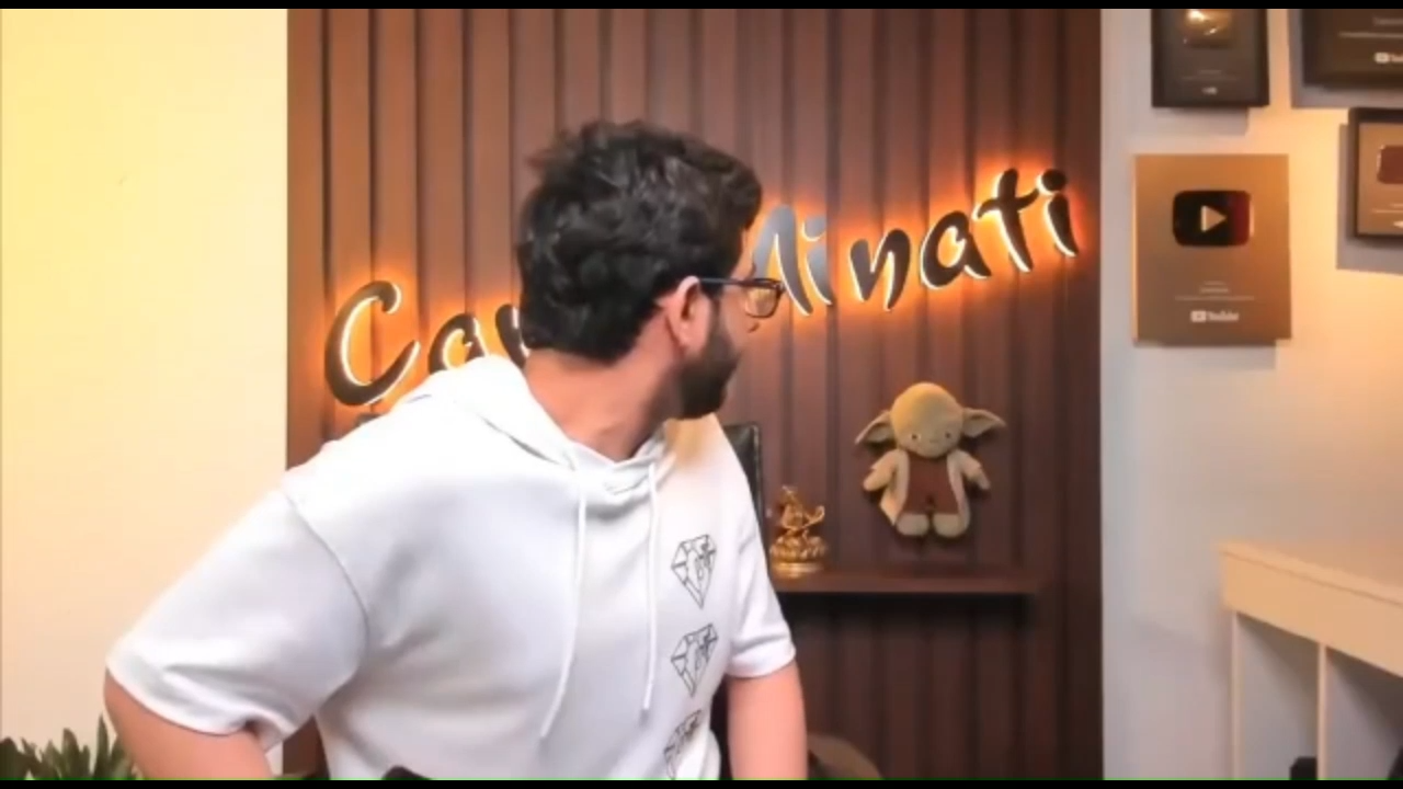 Pakad Liya Salo Carryminati Meme