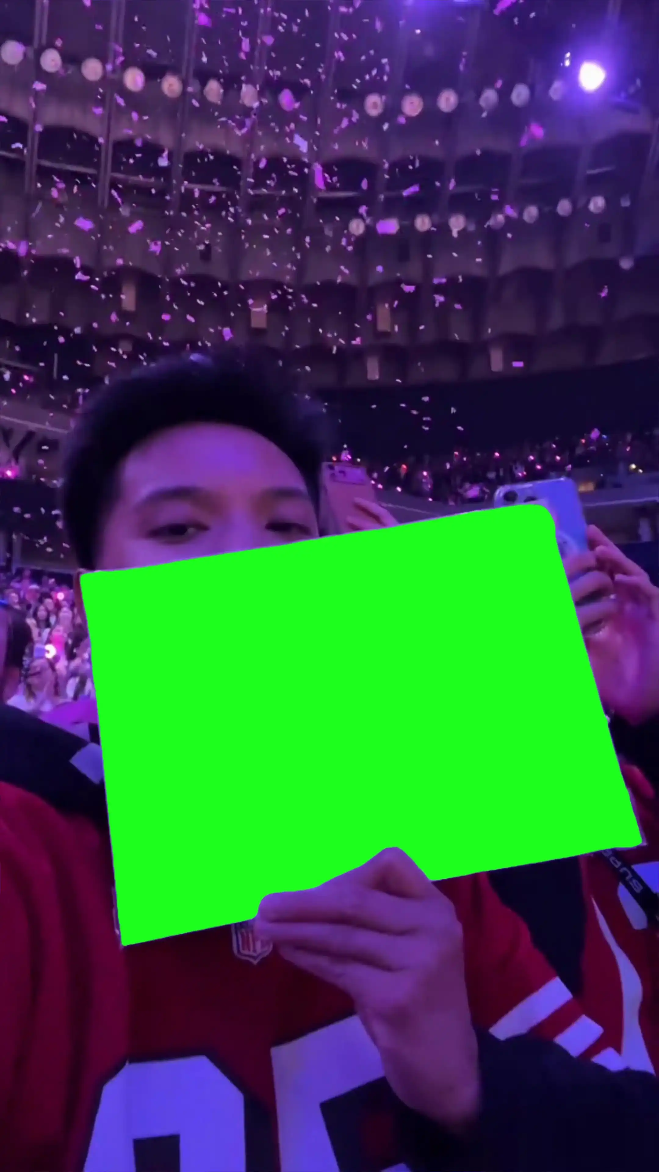 Sana Reacting to a sign Green Screen