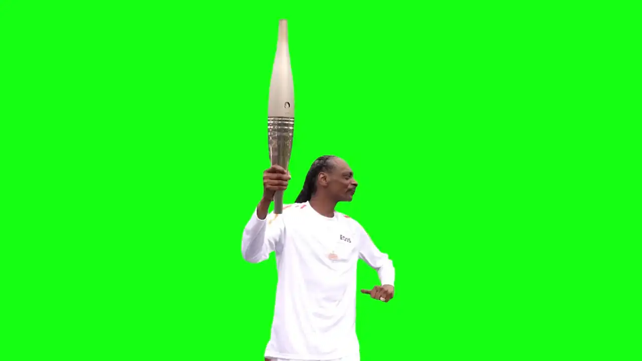 Snoop Dogg becomes Olympic torchbearer Green Screen
