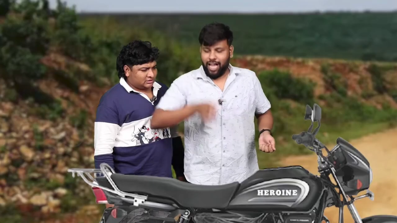 Yarukavidama Yathanum Memes